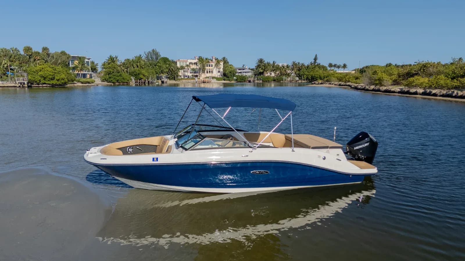 SeaRay SPX 2022 at anchor